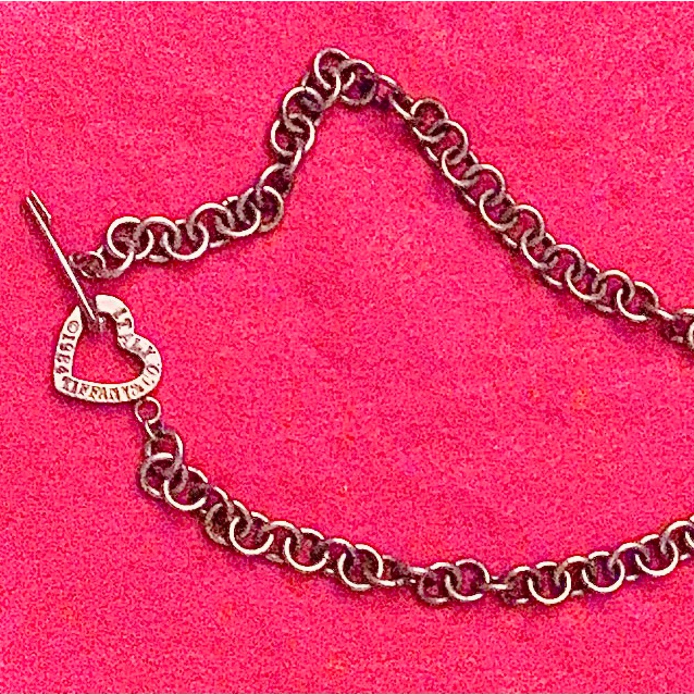 🩵TIFFANY & CO🩵1984VINTAGE SILVER HOLLOW HEART & ARROW NECKLACE🩵FULL INCLUSION - Picture 8 of 15
